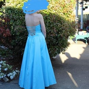 Prom dress, blue satin material 6-7
